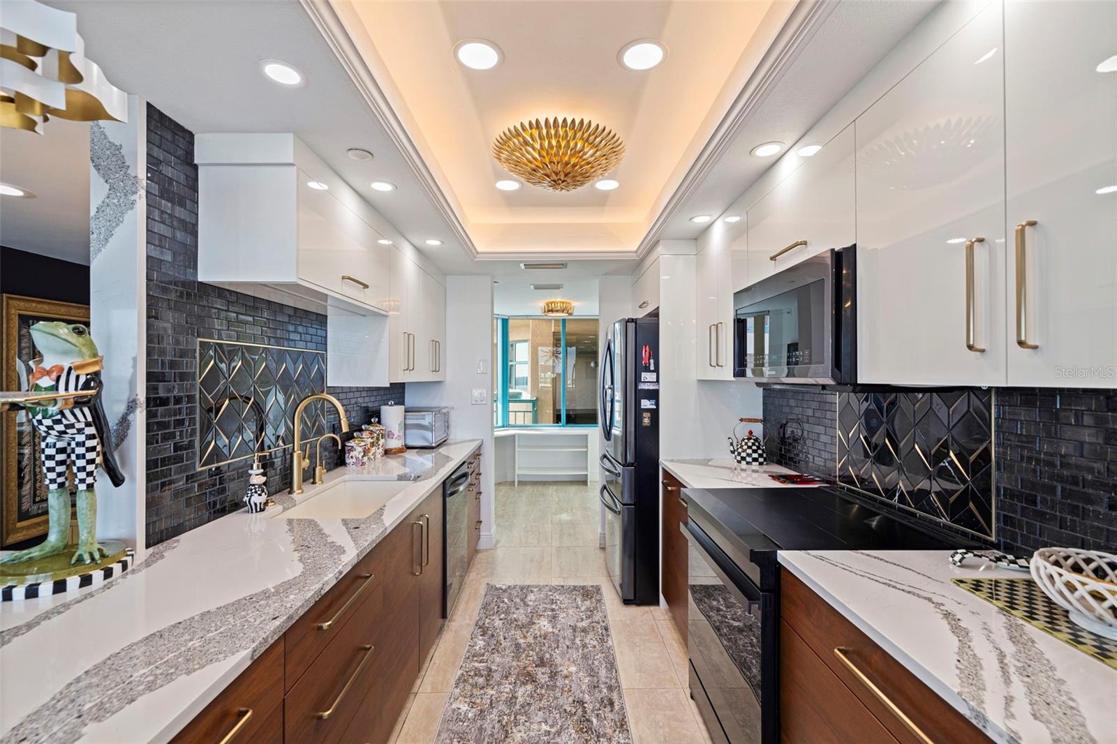 Image 18 of 69 For 1520 Gulf Boulevard 1506