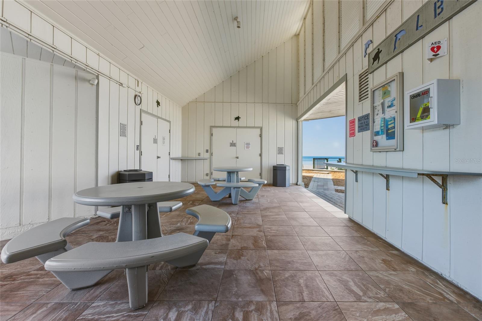 Image 32 of 42 For 4420 Exeter Drive 303