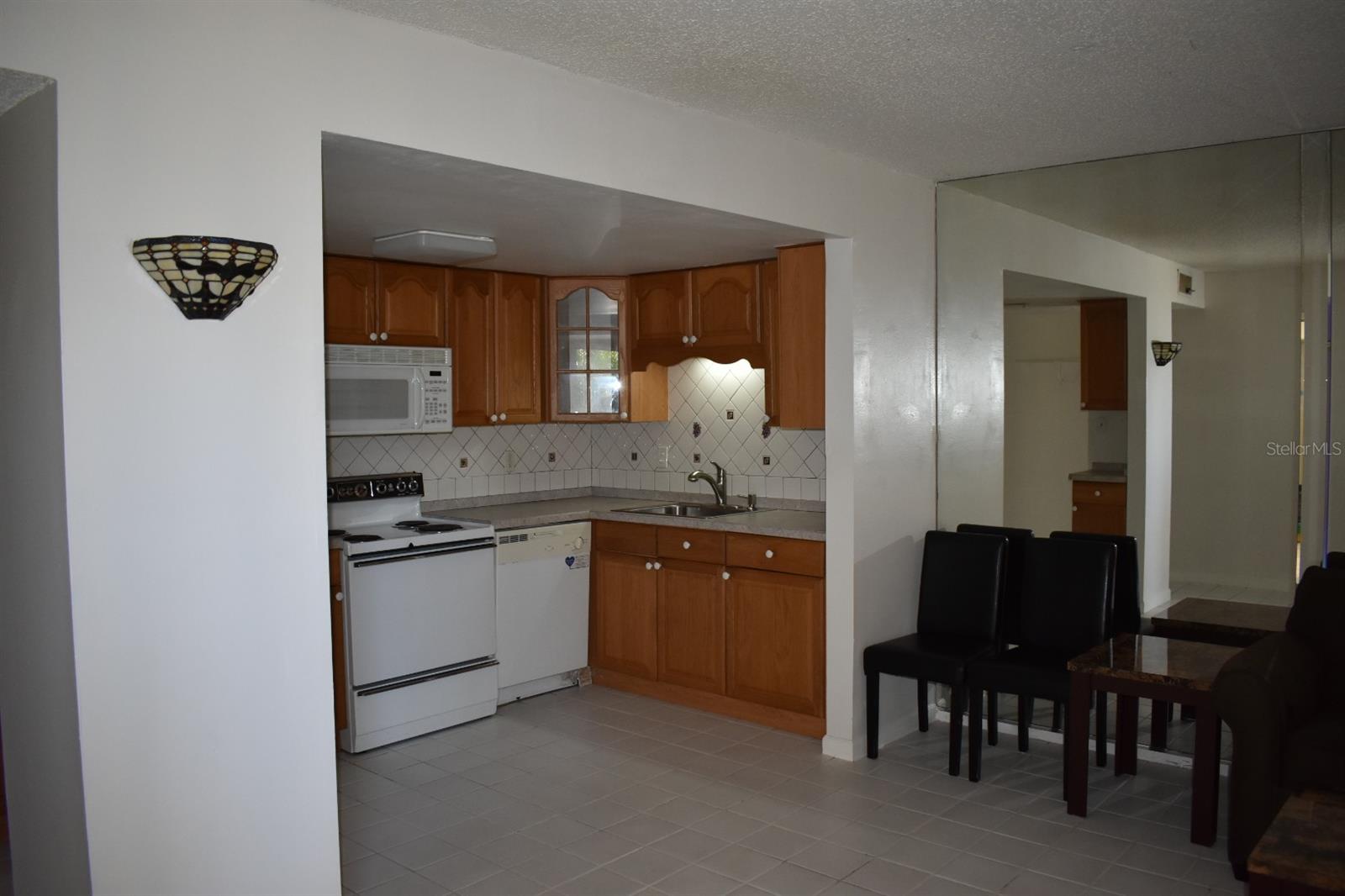 Image 12 of 58 For 7701 Starkey Road 313