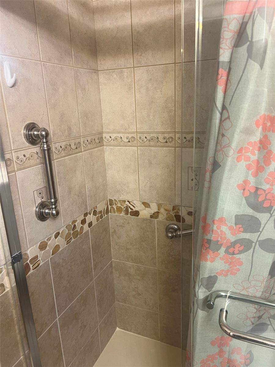 Image 9 of 22 For 1000 79th Avenue N 203