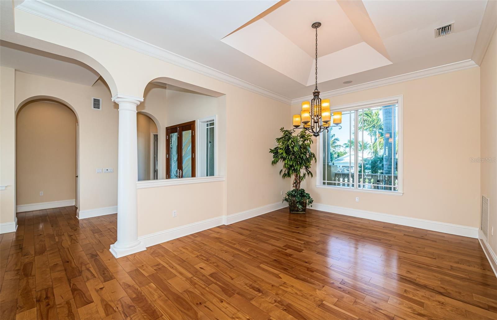 Image 13 of 76 For 7986 9th Avenue S