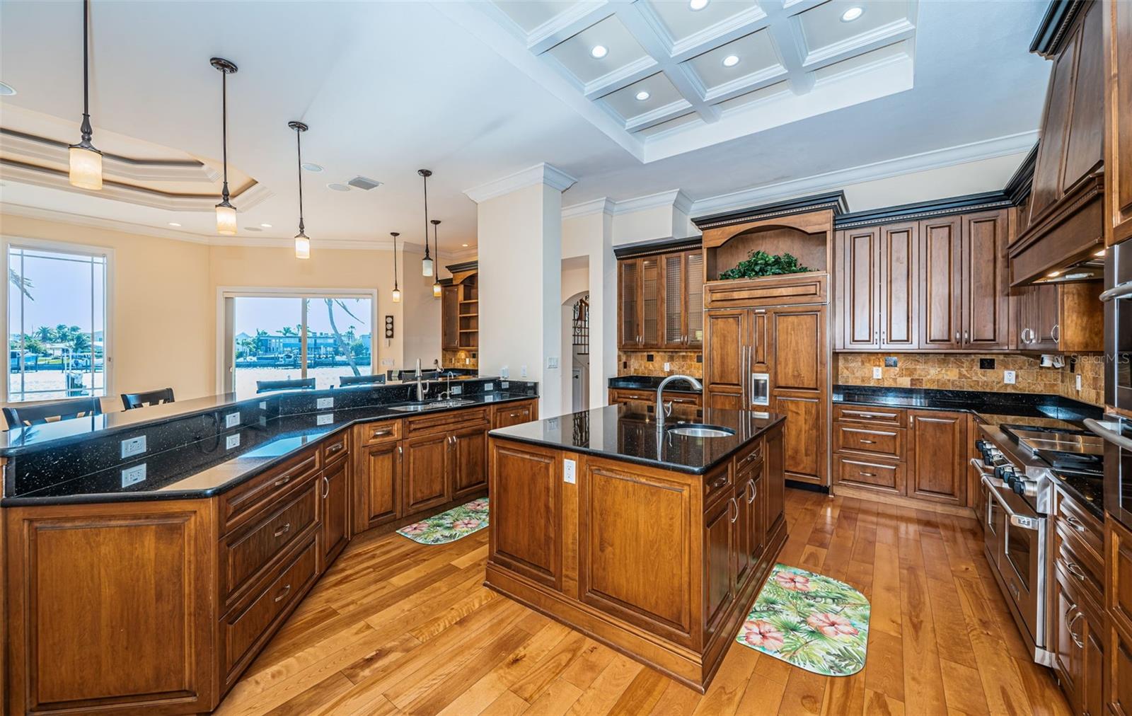 Image 21 of 76 For 7986 9th Avenue S