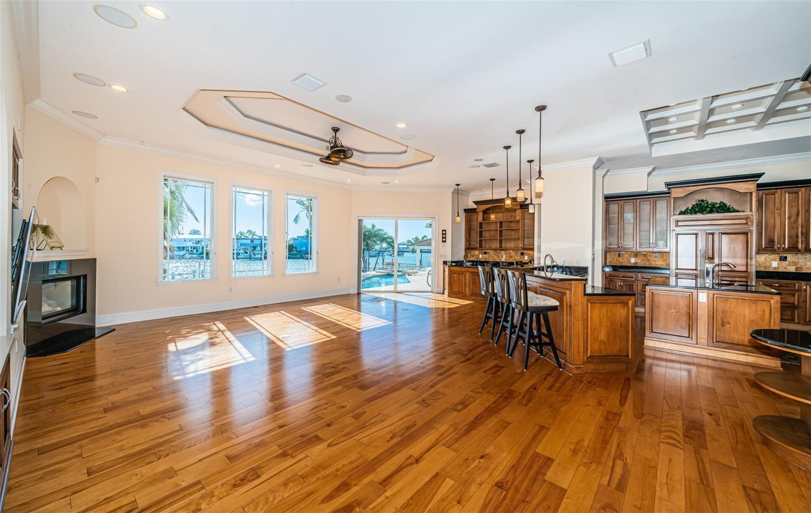 Image 22 of 76 For 7986 9th Avenue S