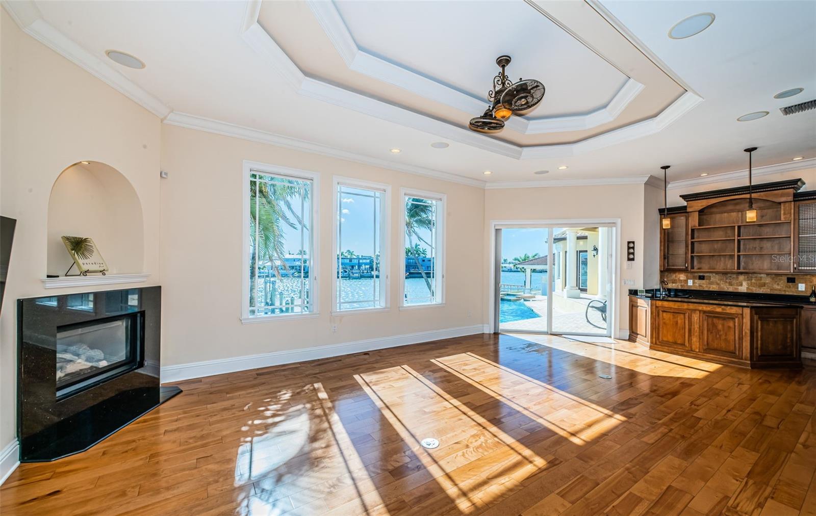 Image 27 of 76 For 7986 9th Avenue S