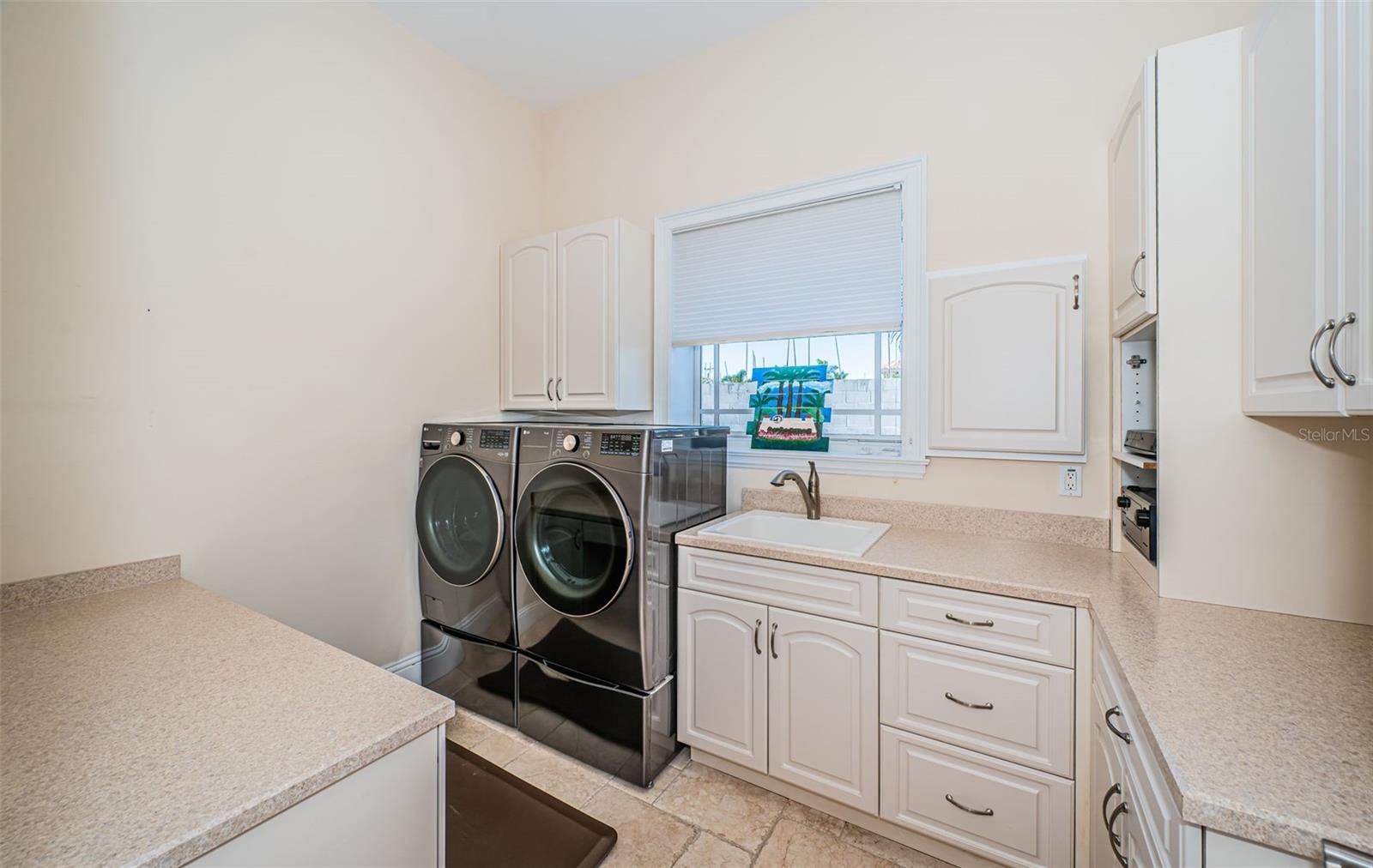 Image 28 of 76 For 7986 9th Avenue S