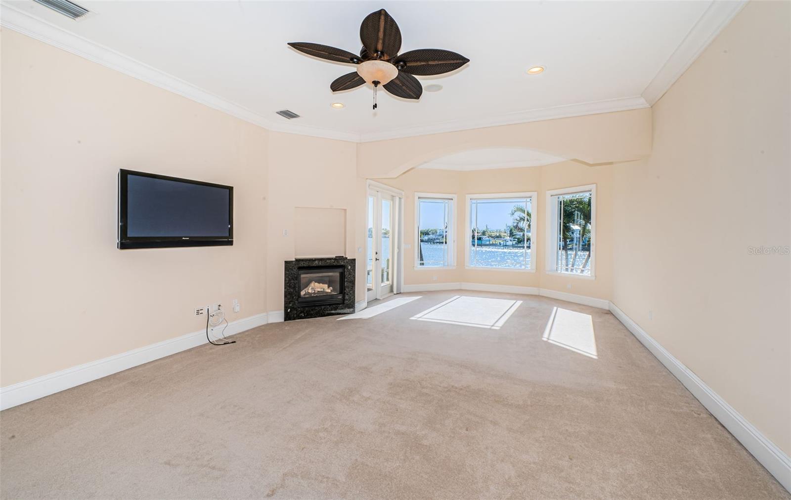 Image 29 of 76 For 7986 9th Avenue S