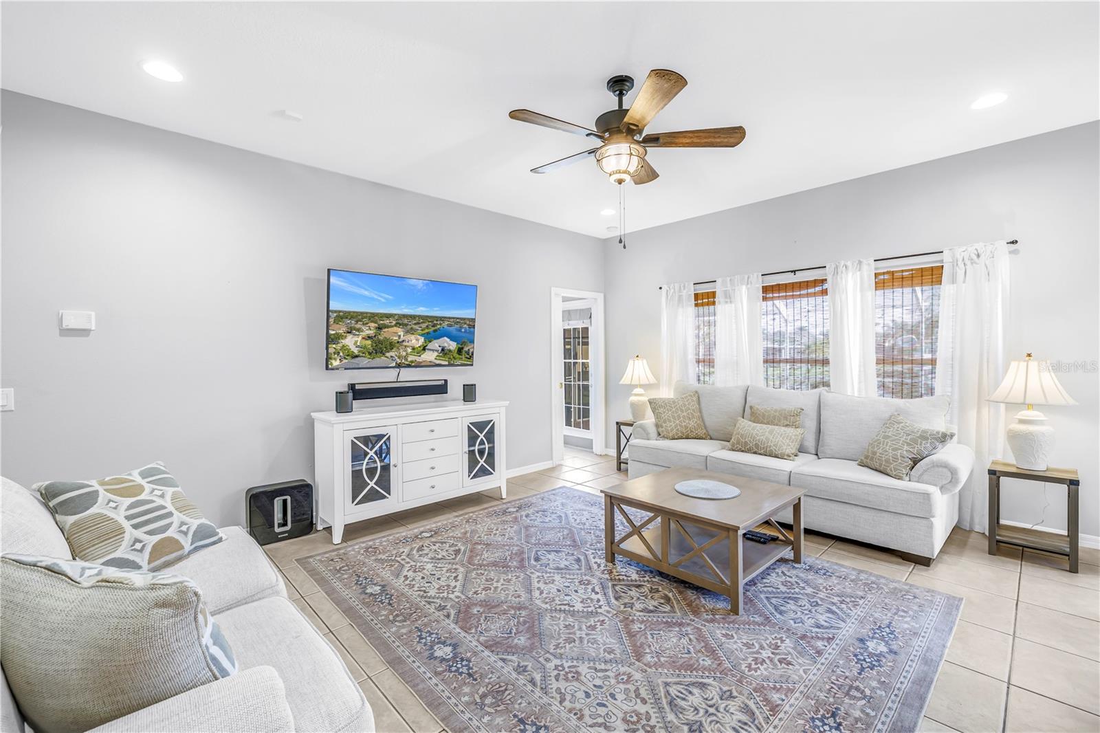 Image 13 of 74 For 22554 Cliffside Way