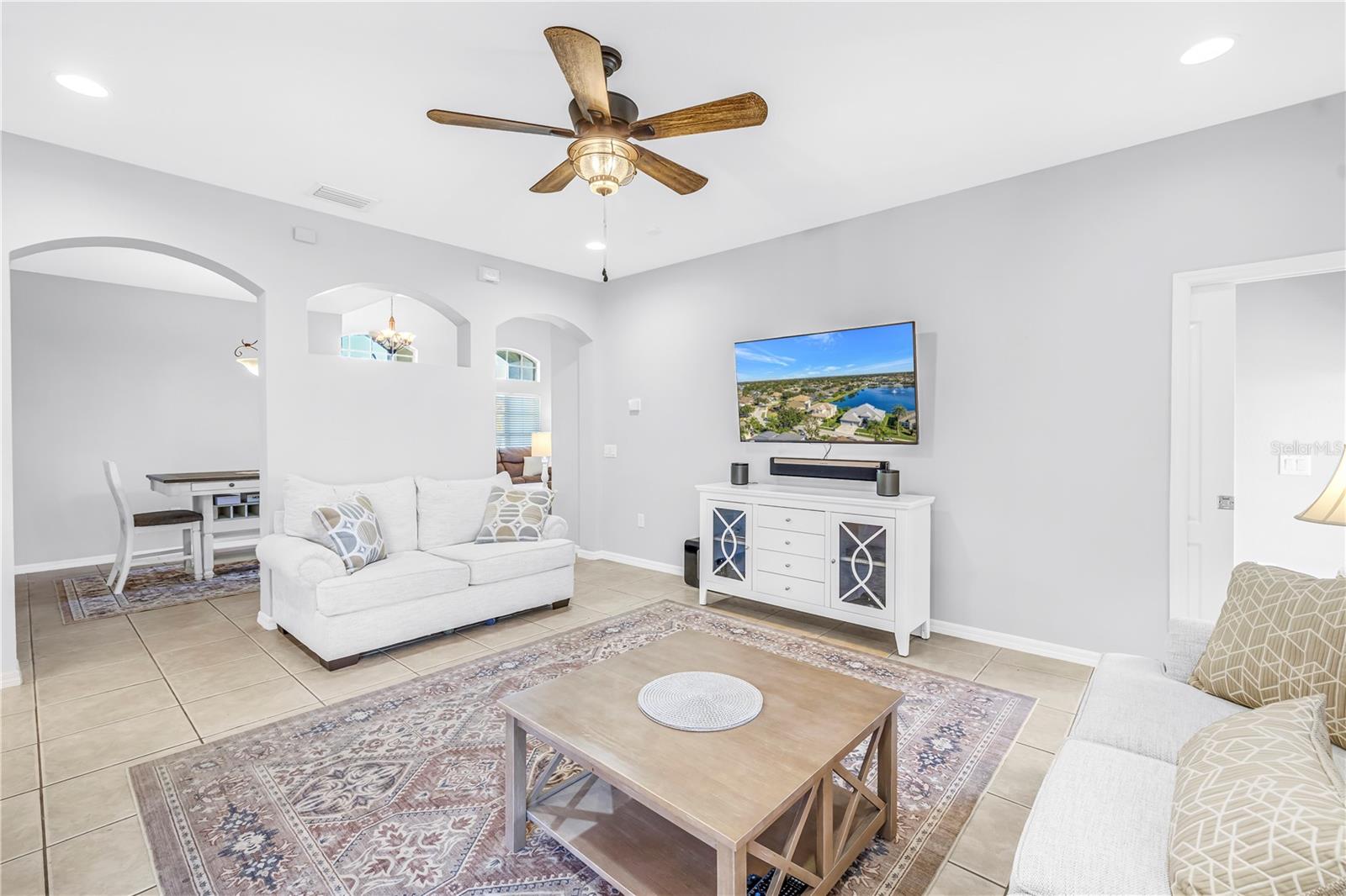 Image 14 of 74 For 22554 Cliffside Way