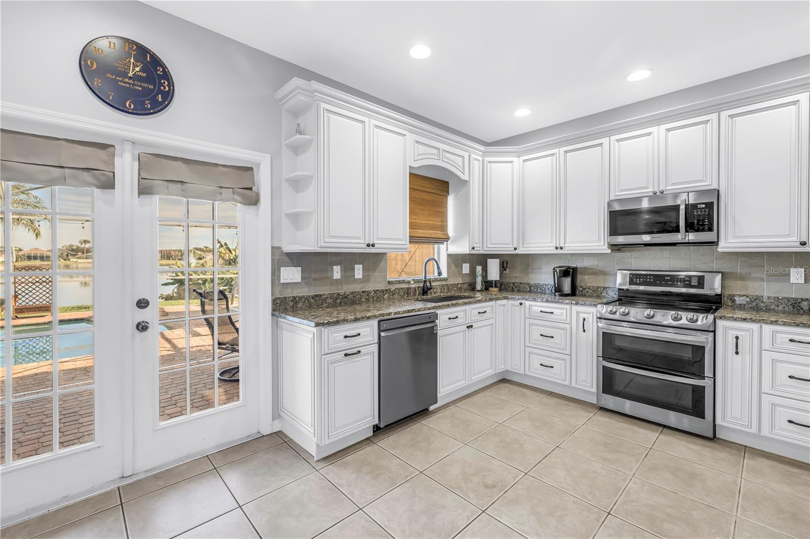 Image 20 of 74 For 22554 Cliffside Way