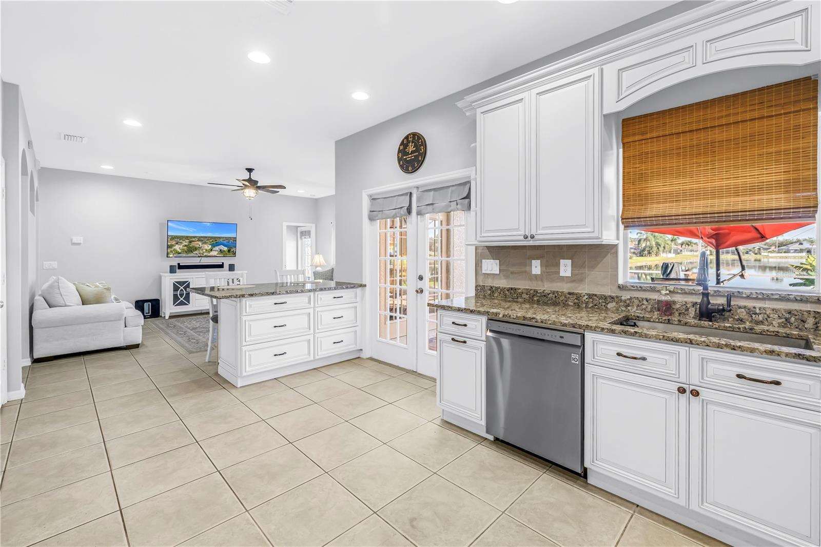 Image 23 of 74 For 22554 Cliffside Way