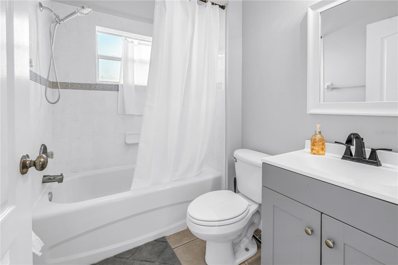 Image 29 of 74 For 22554 Cliffside Way