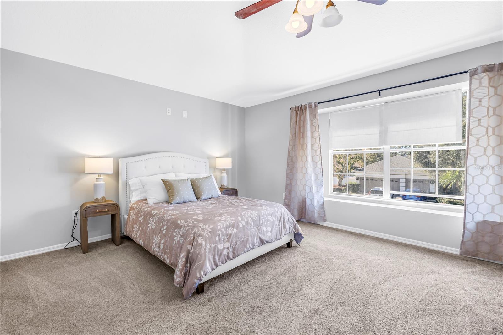 Image 31 of 74 For 22554 Cliffside Way