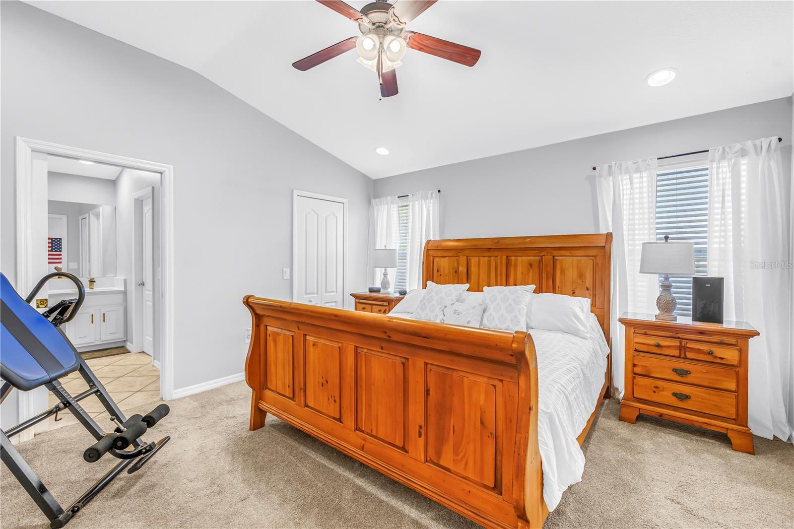 Image 35 of 74 For 22554 Cliffside Way