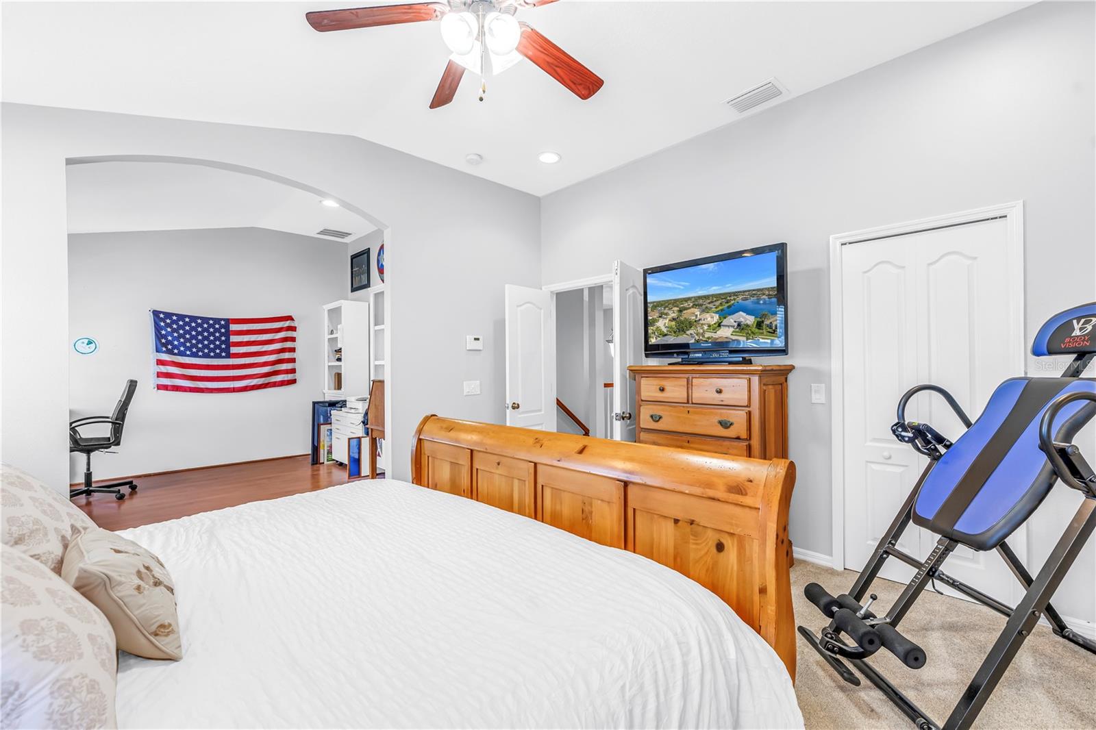 Image 36 of 74 For 22554 Cliffside Way