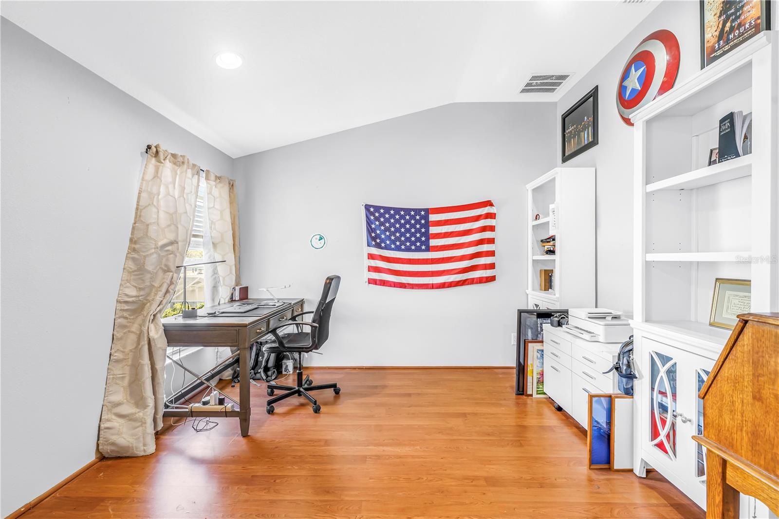 Image 40 of 74 For 22554 Cliffside Way