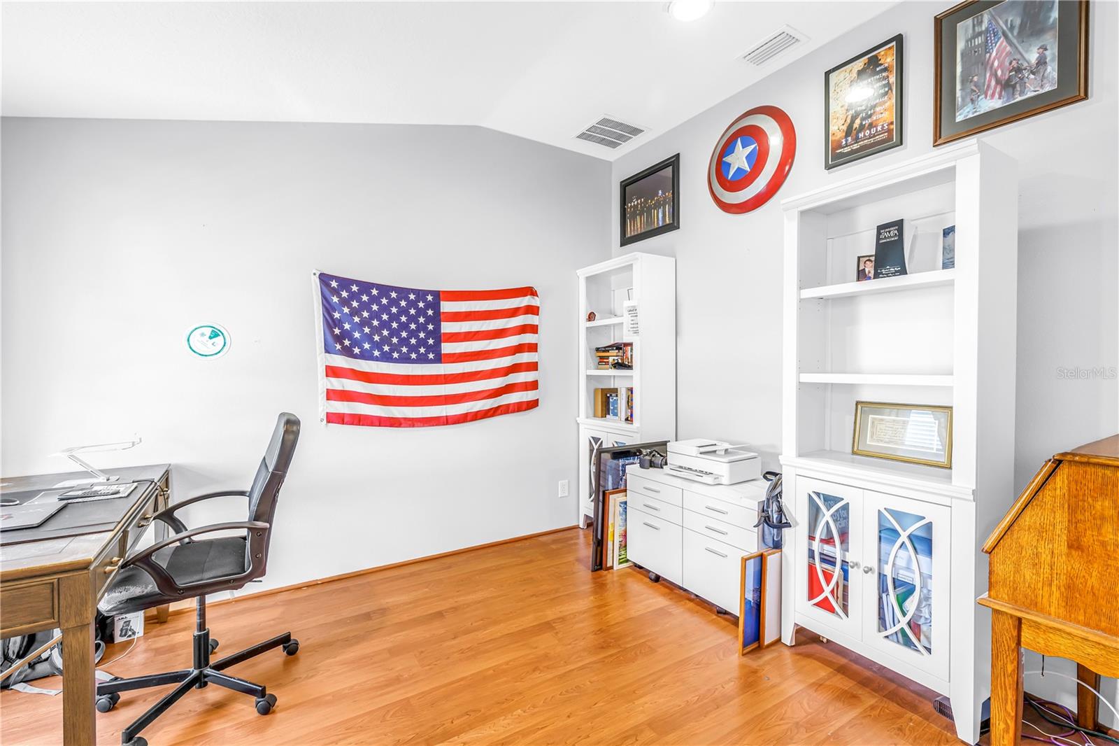 Image 41 of 74 For 22554 Cliffside Way