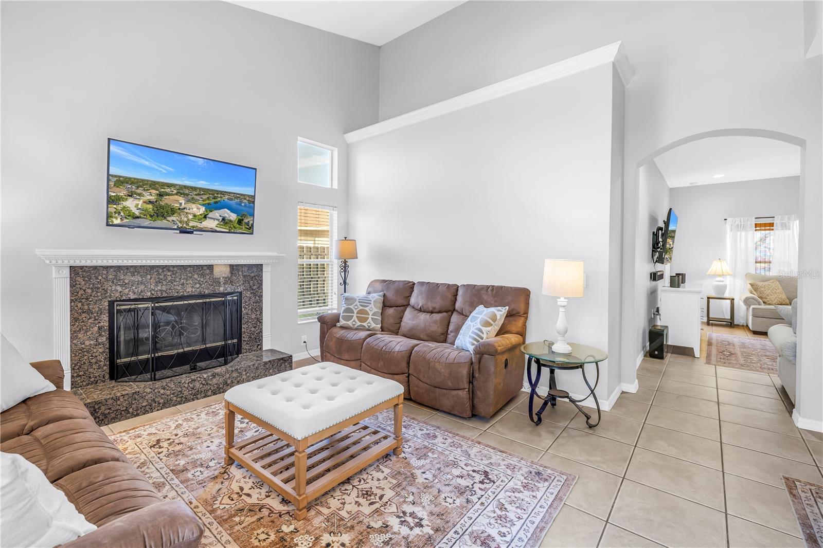 Image 5 of 74 For 22554 Cliffside Way