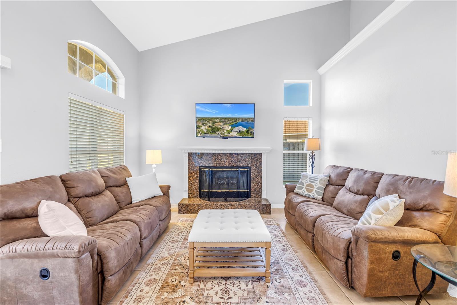 Image 7 of 74 For 22554 Cliffside Way