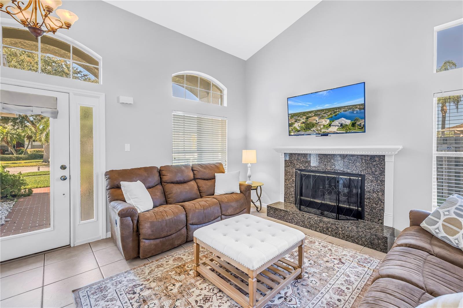 Image 8 of 74 For 22554 Cliffside Way