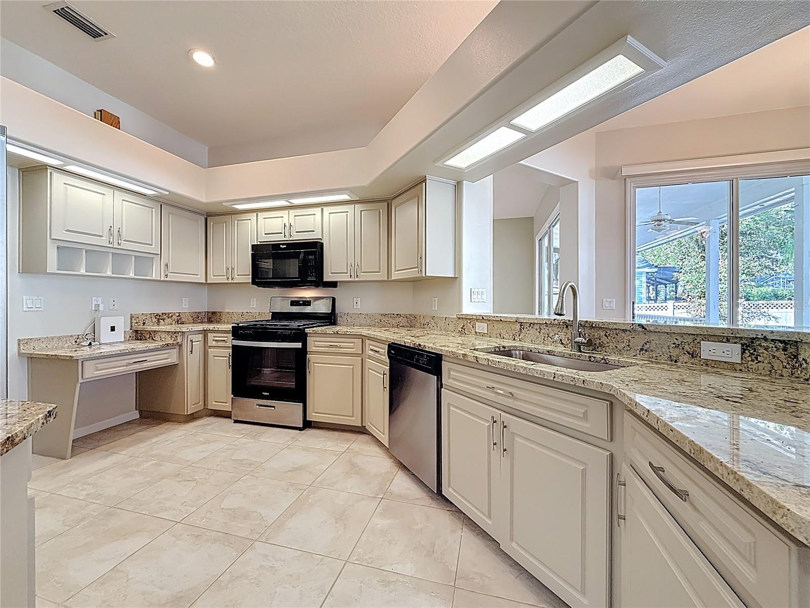 Image 17 of 48 For 402 Carolina Avenue