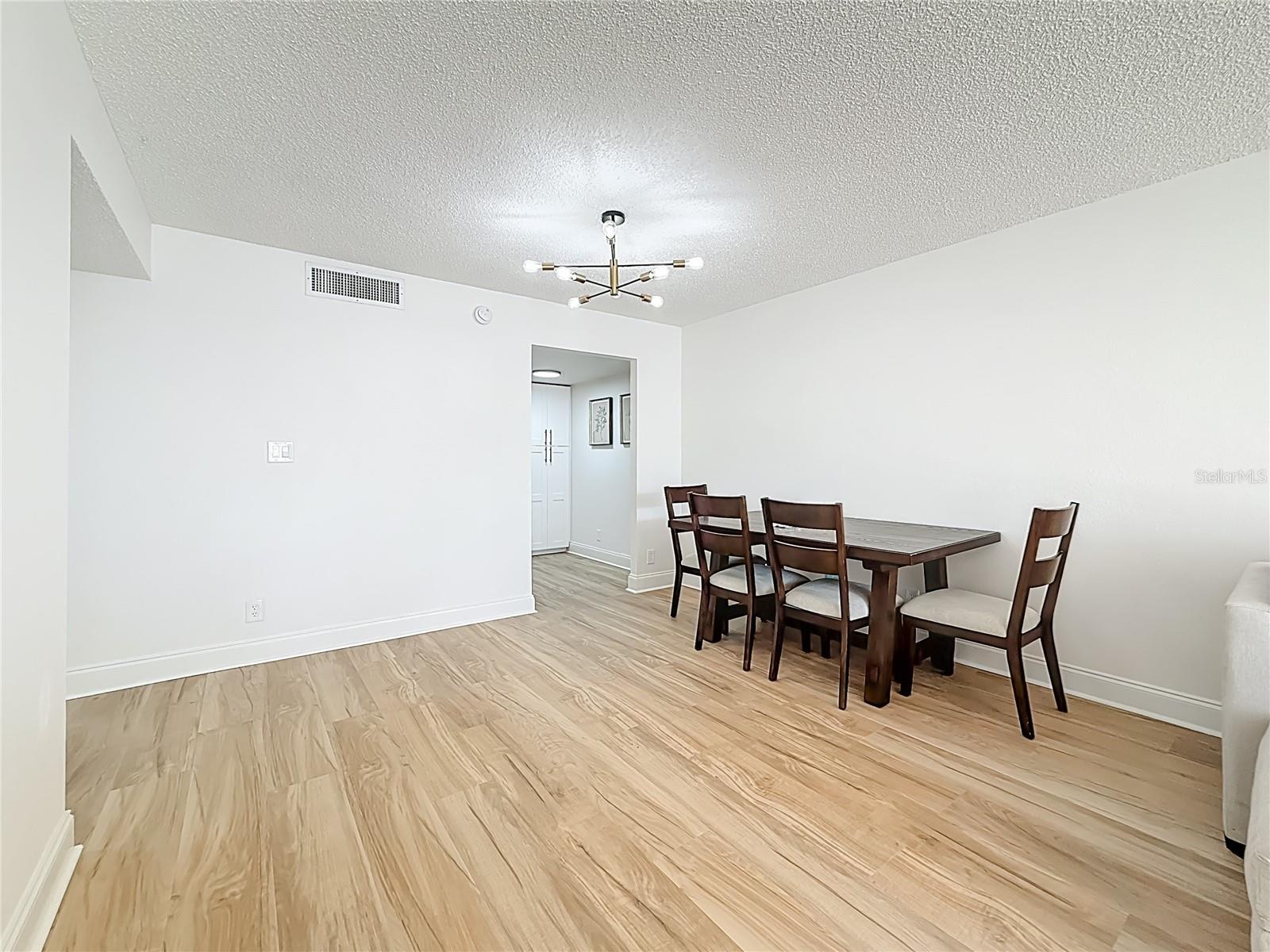 Image 17 of 54 For 220 Belleview Boulevard 412