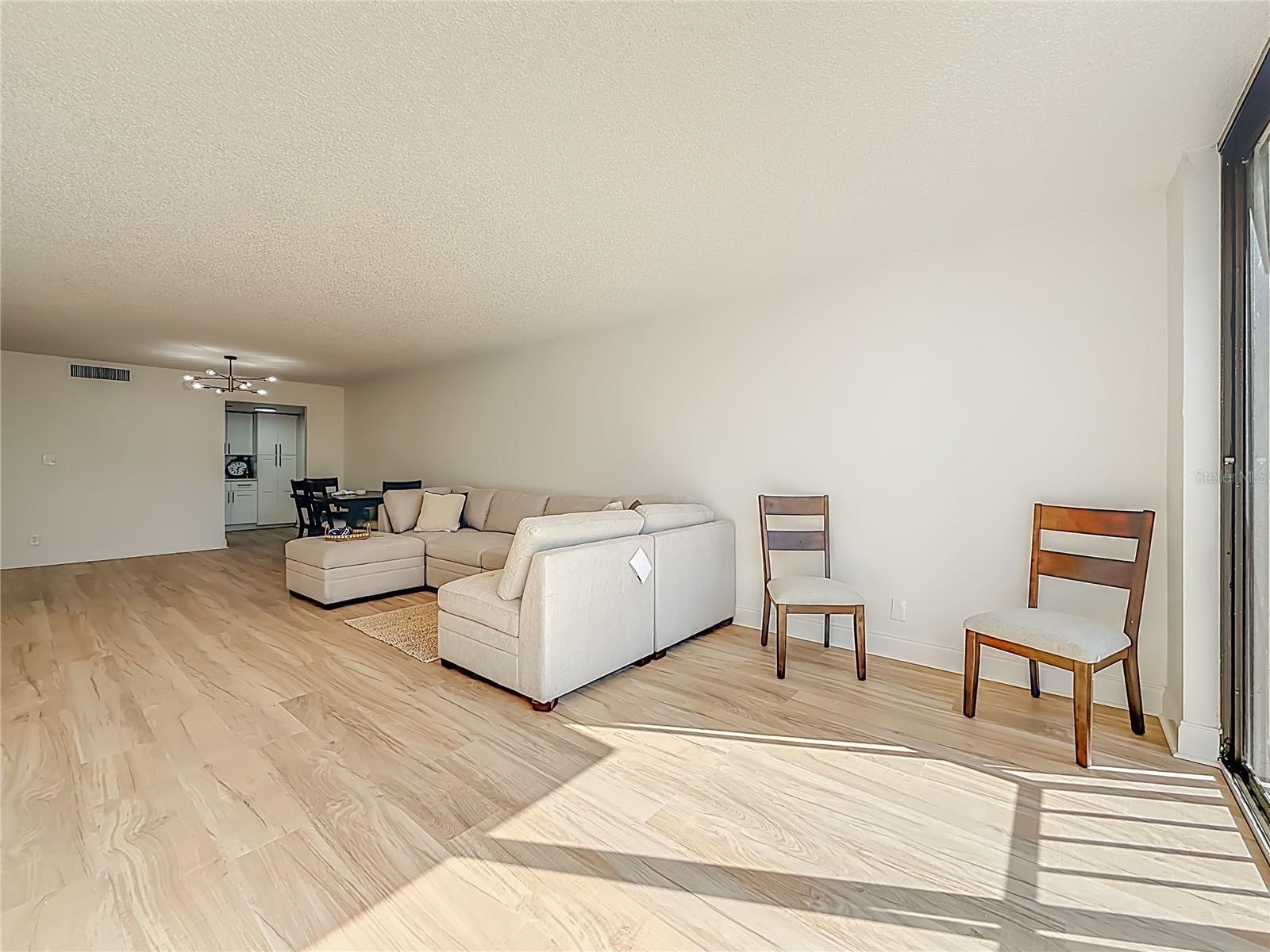 Image 20 of 54 For 220 Belleview Boulevard 412