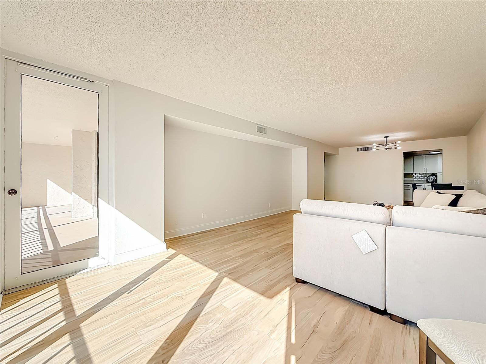 Image 21 of 54 For 220 Belleview Boulevard 412