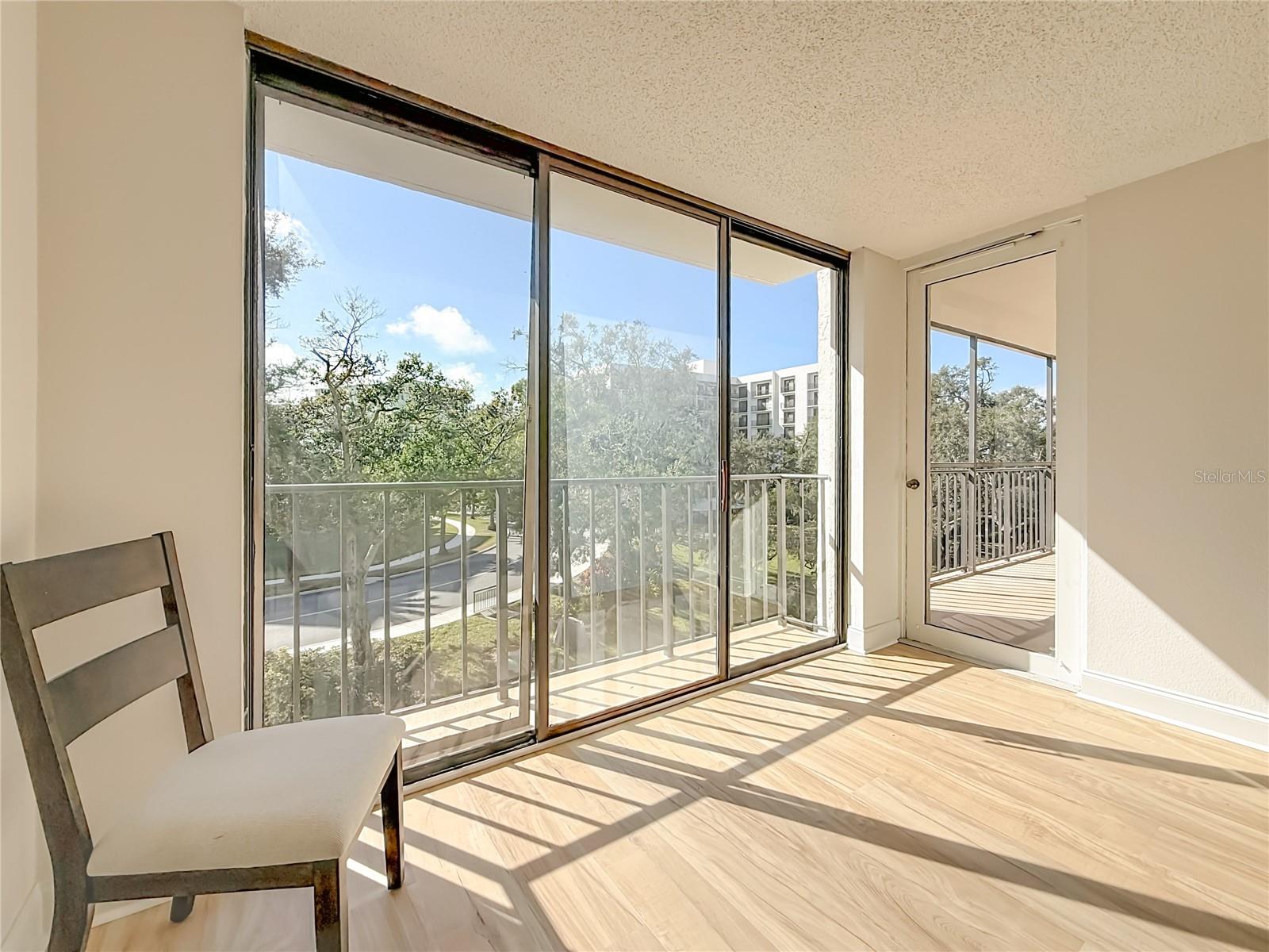 Image 22 of 54 For 220 Belleview Boulevard 412