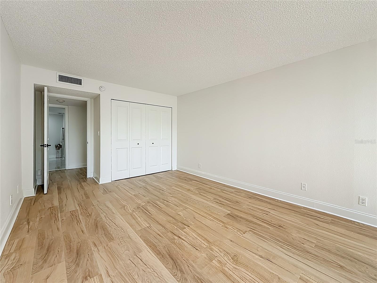 Image 25 of 54 For 220 Belleview Boulevard 412