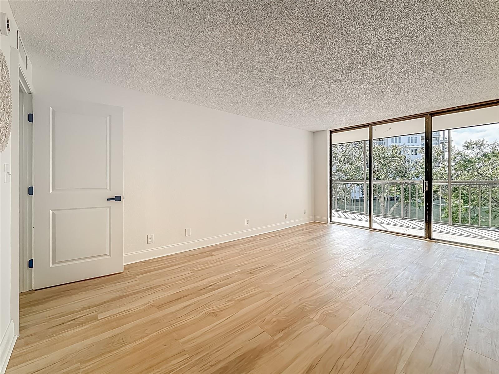 Image 30 of 54 For 220 Belleview Boulevard 412