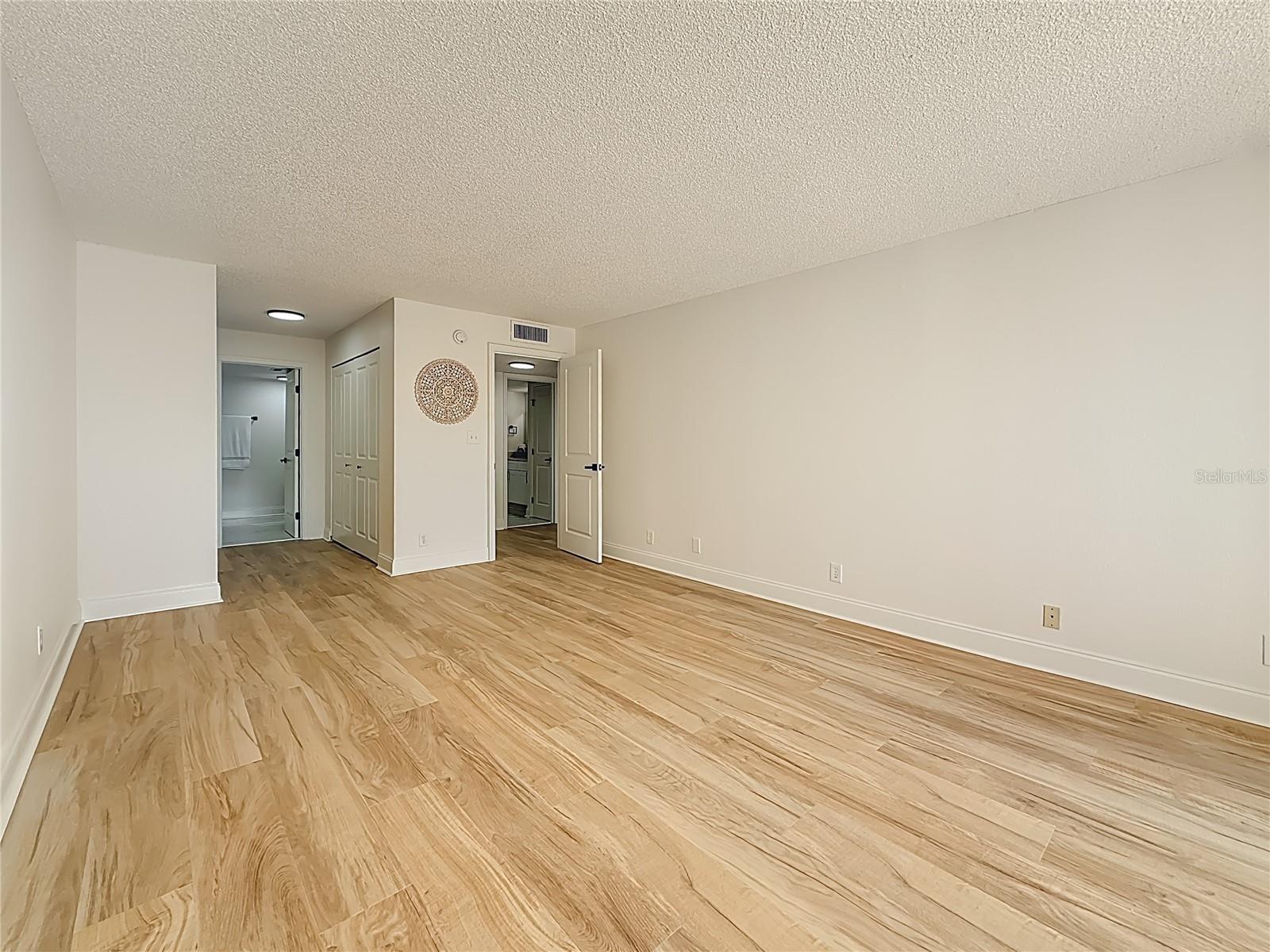 Image 31 of 54 For 220 Belleview Boulevard 412