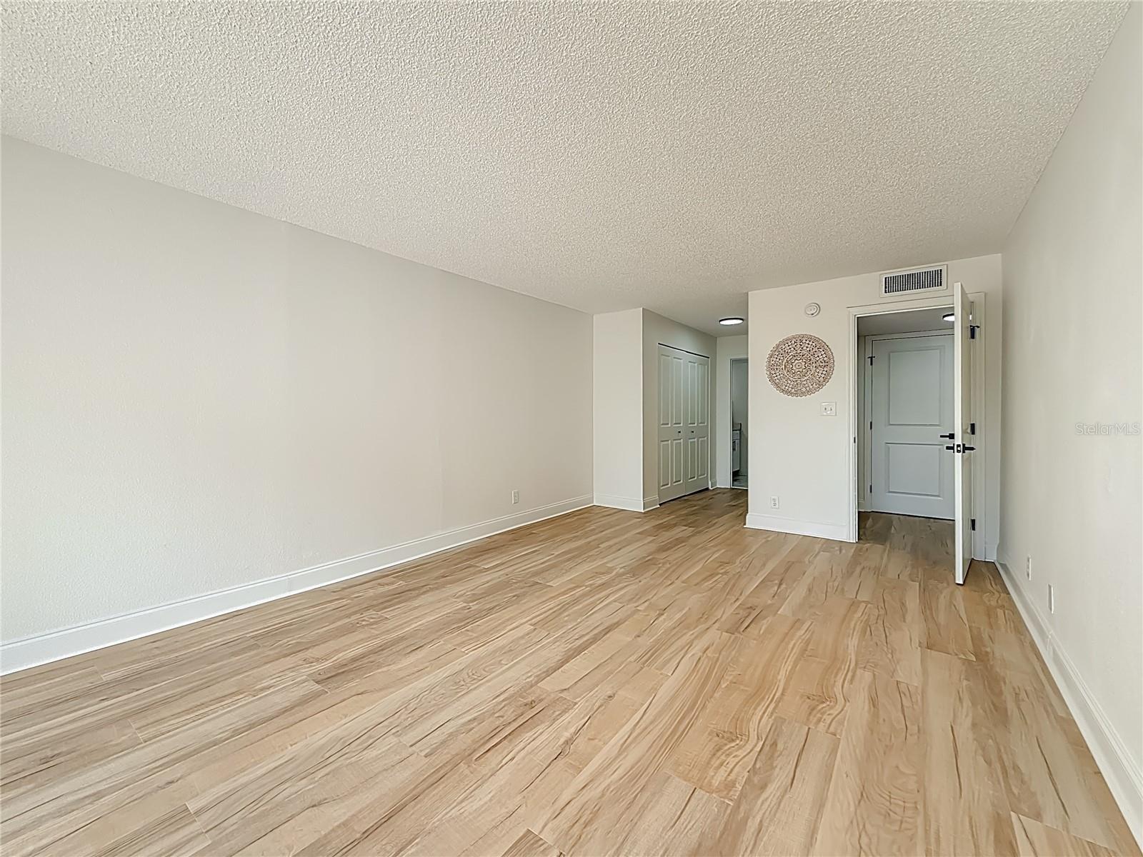 Image 32 of 54 For 220 Belleview Boulevard 412