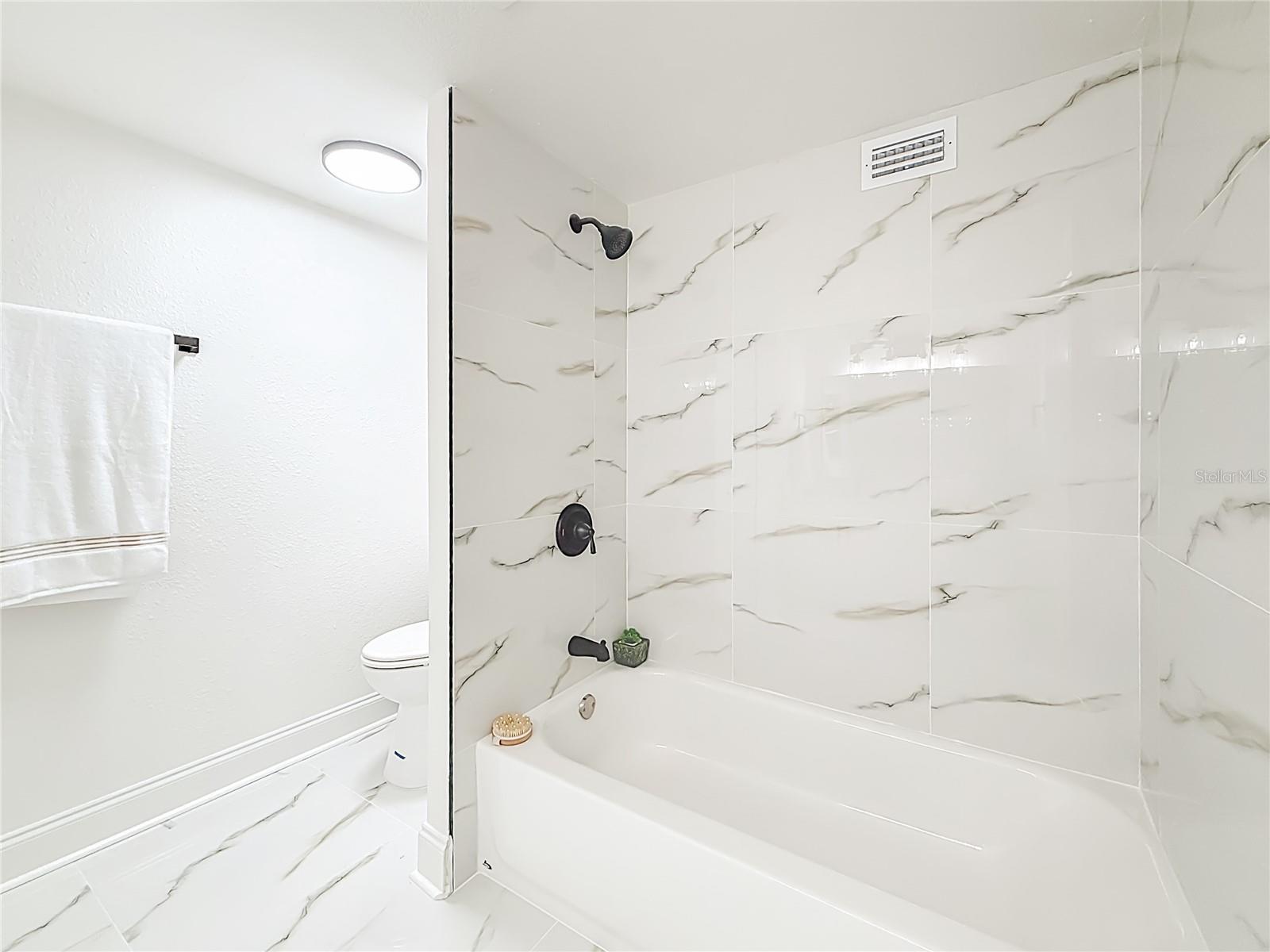 Image 38 of 54 For 220 Belleview Boulevard 412