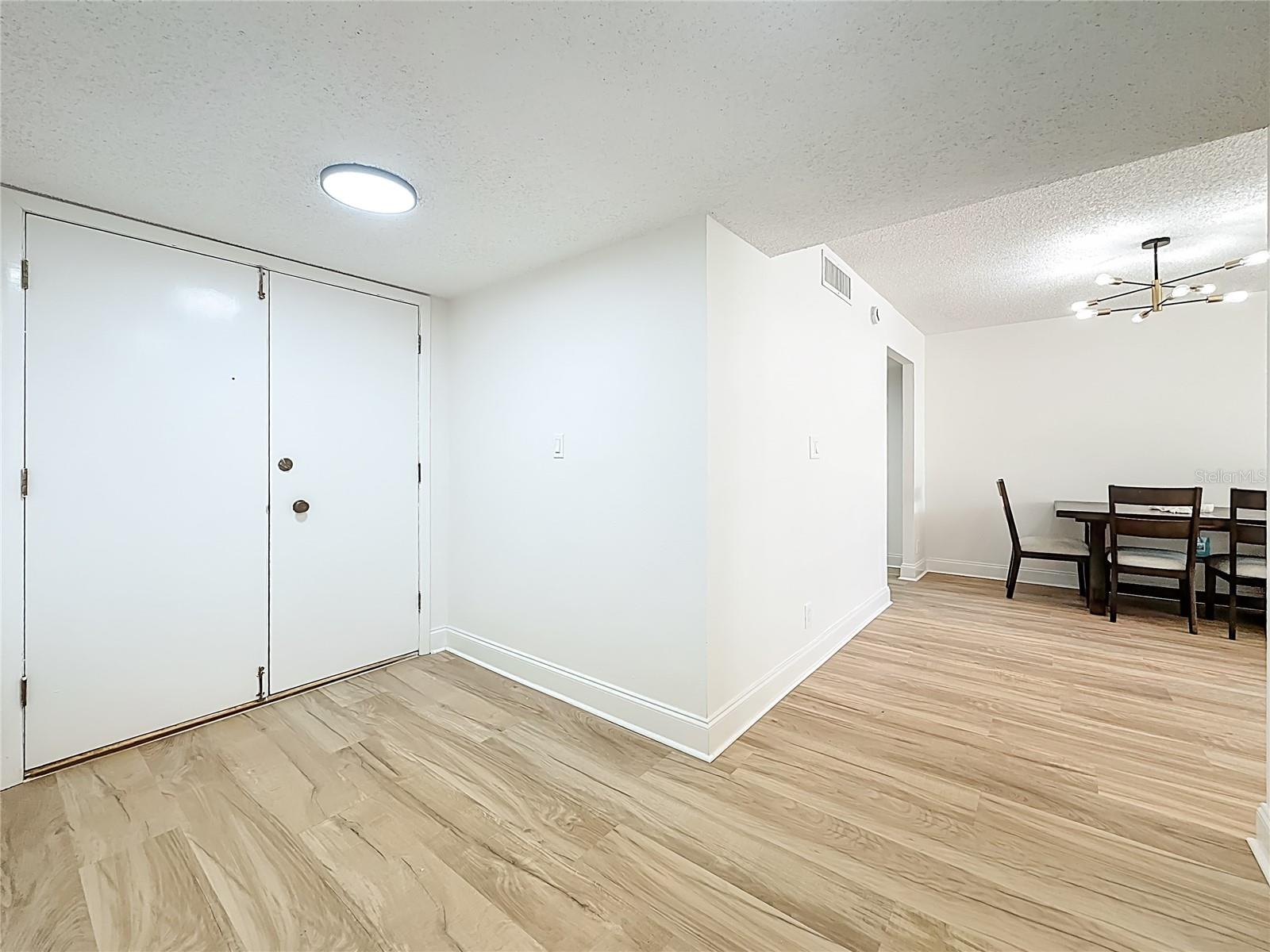 Image 7 of 54 For 220 Belleview Boulevard 412