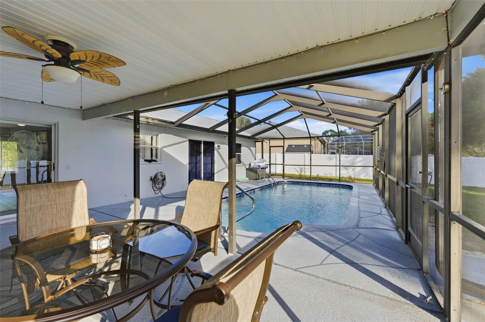 Image 17 of 54 For 10448 Utah Street