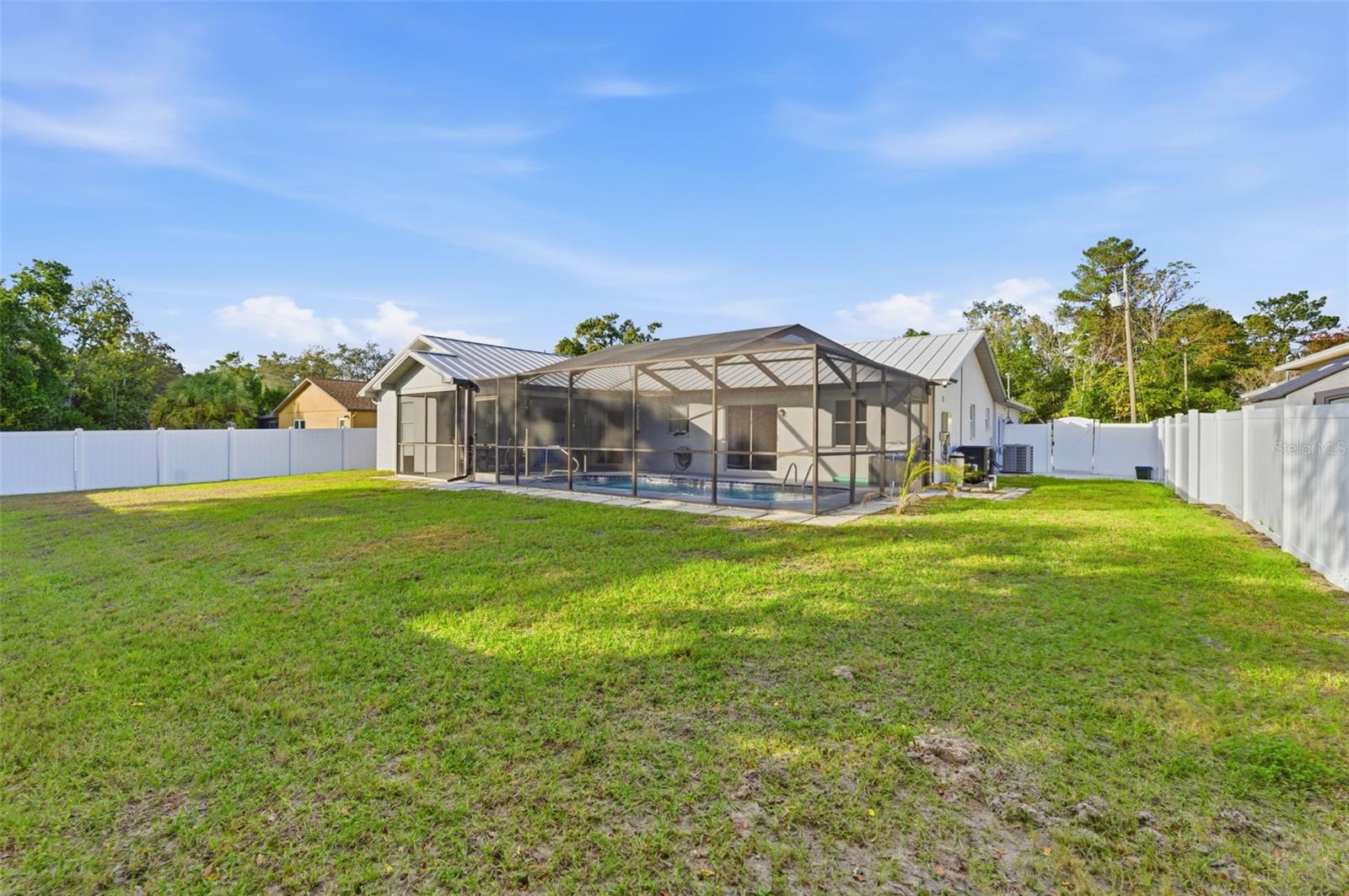 Image 19 of 54 For 10448 Utah Street