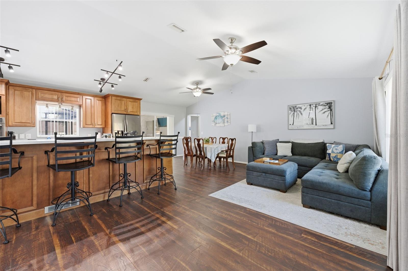 Image 23 of 54 For 10448 Utah Street