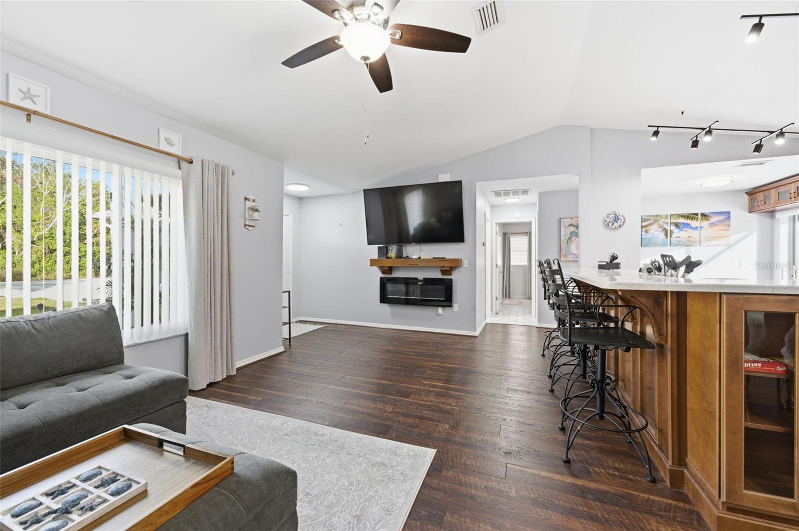 Image 25 of 54 For 10448 Utah Street