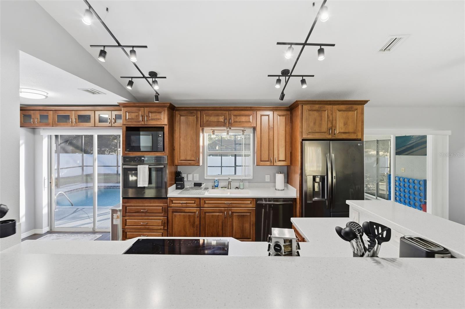 Image 35 of 54 For 10448 Utah Street