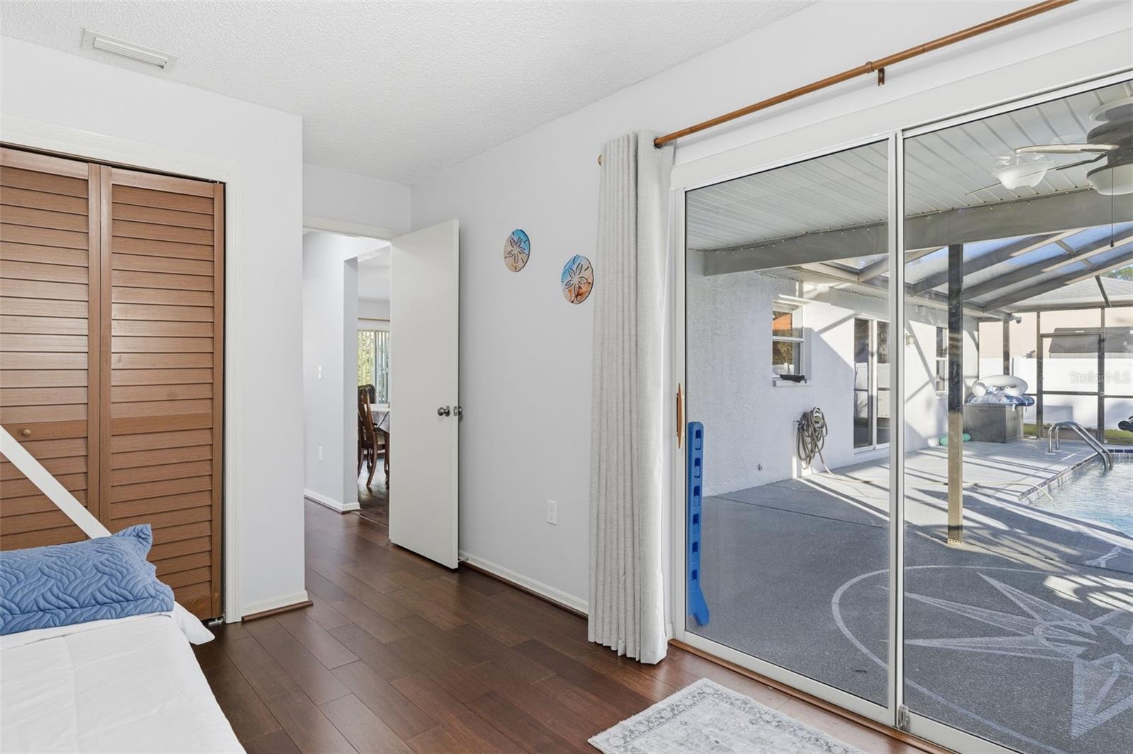 Image 38 of 54 For 10448 Utah Street