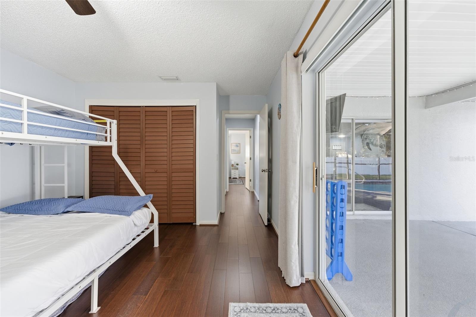 Image 39 of 54 For 10448 Utah Street