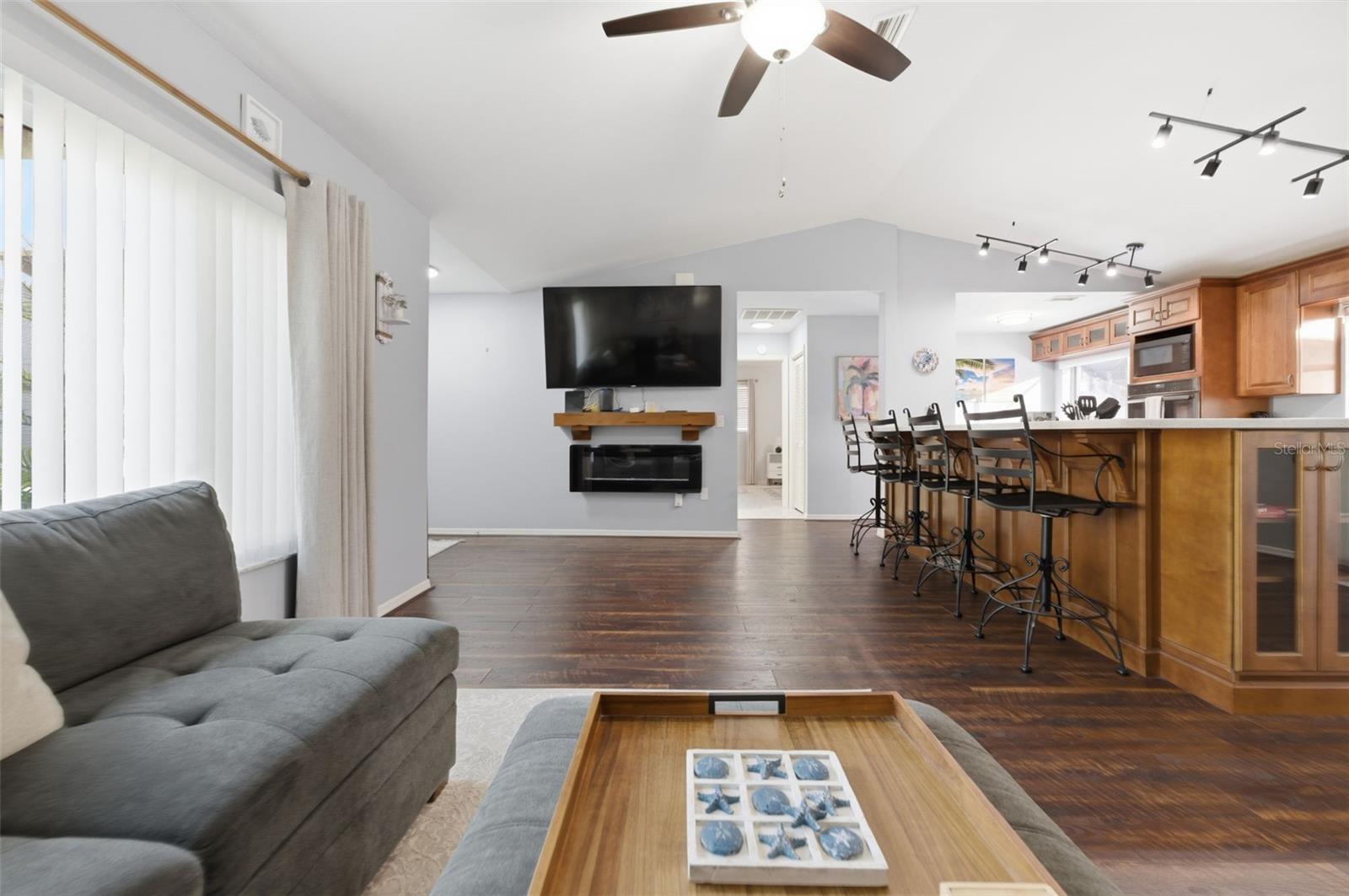 Image 44 of 54 For 10448 Utah Street