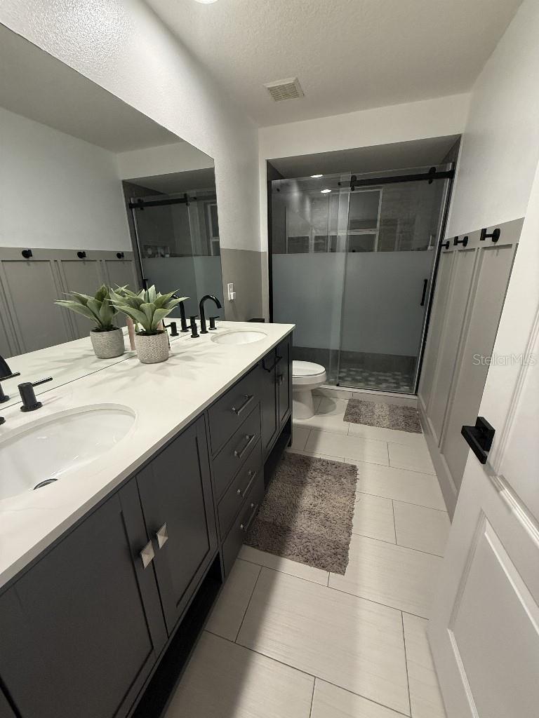 Image 12 of 40 For 4934 Oakway Drive