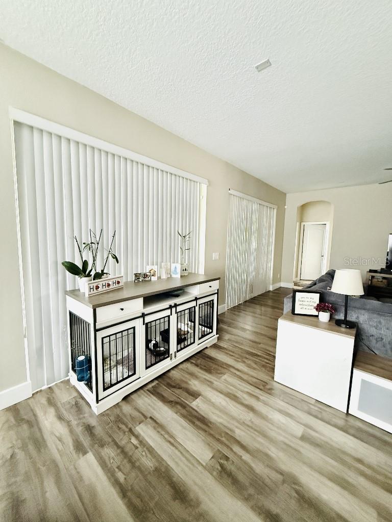 Image 15 of 40 For 4934 Oakway Drive