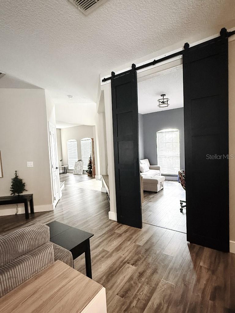 Image 22 of 40 For 4934 Oakway Drive