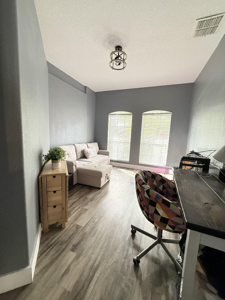 Image 23 of 40 For 4934 Oakway Drive