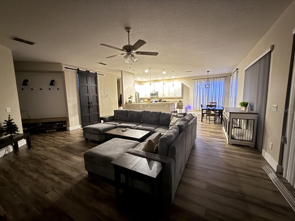 Image 3 of 40 For 4934 Oakway Drive