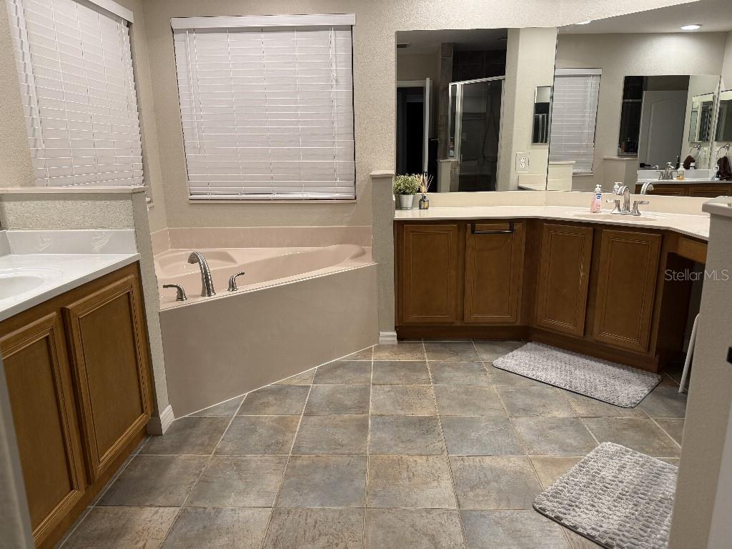 Image 35 of 40 For 4934 Oakway Drive