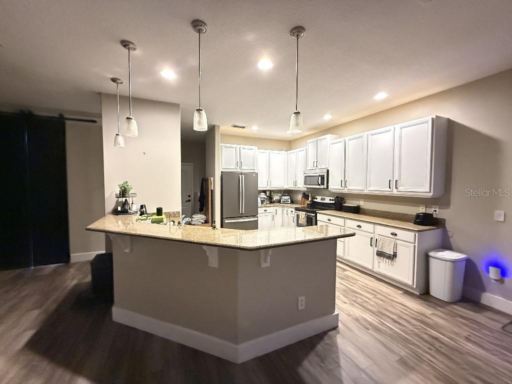 Image 6 of 40 For 4934 Oakway Drive