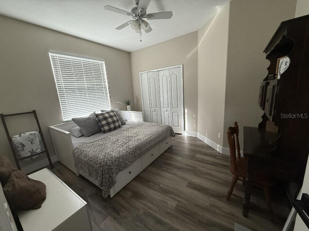 Image 7 of 40 For 4934 Oakway Drive